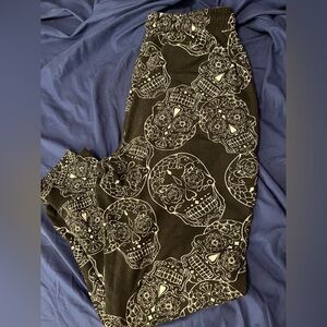 Black Skull Patterned Pants